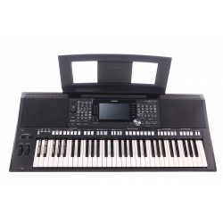 Yamaha PSR-975