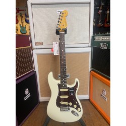 American Professional 2 Stratocaster® rw olympic white